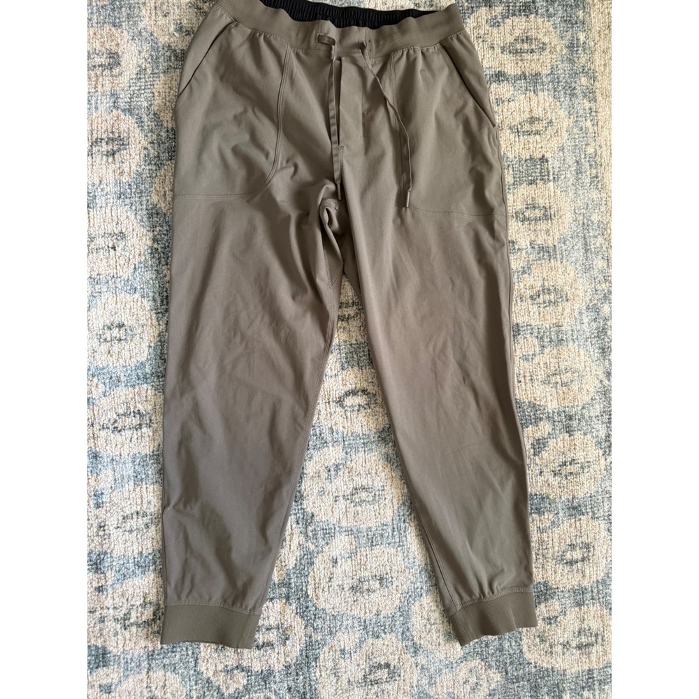 Lululemon ABC Men Joggers Warpstreme‎ Pants Olive Green Large Pristine Condition